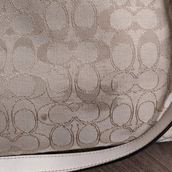 Coach pattern tan purse - Picture 5 of 5